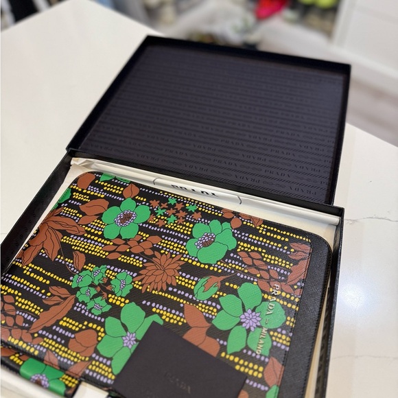 Prada iPad sleeve - Floral Patterned - Picture 3 of 9
